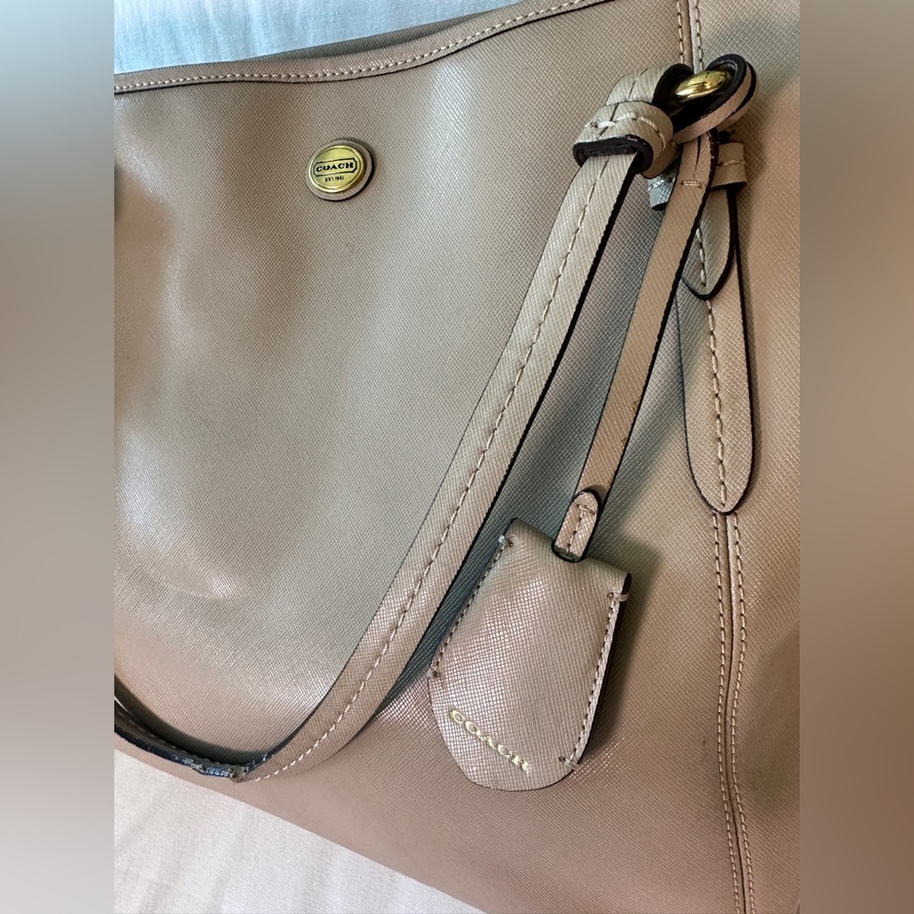 Coach Peyton Tan/Buttercream Leather Zip Too Tote Bag/Purse - Picture 3 of 9